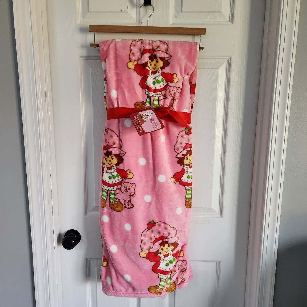 Plush Pink Polka Dot Strawberry Shortcake and Custard 80s Throw Blanket - NWT